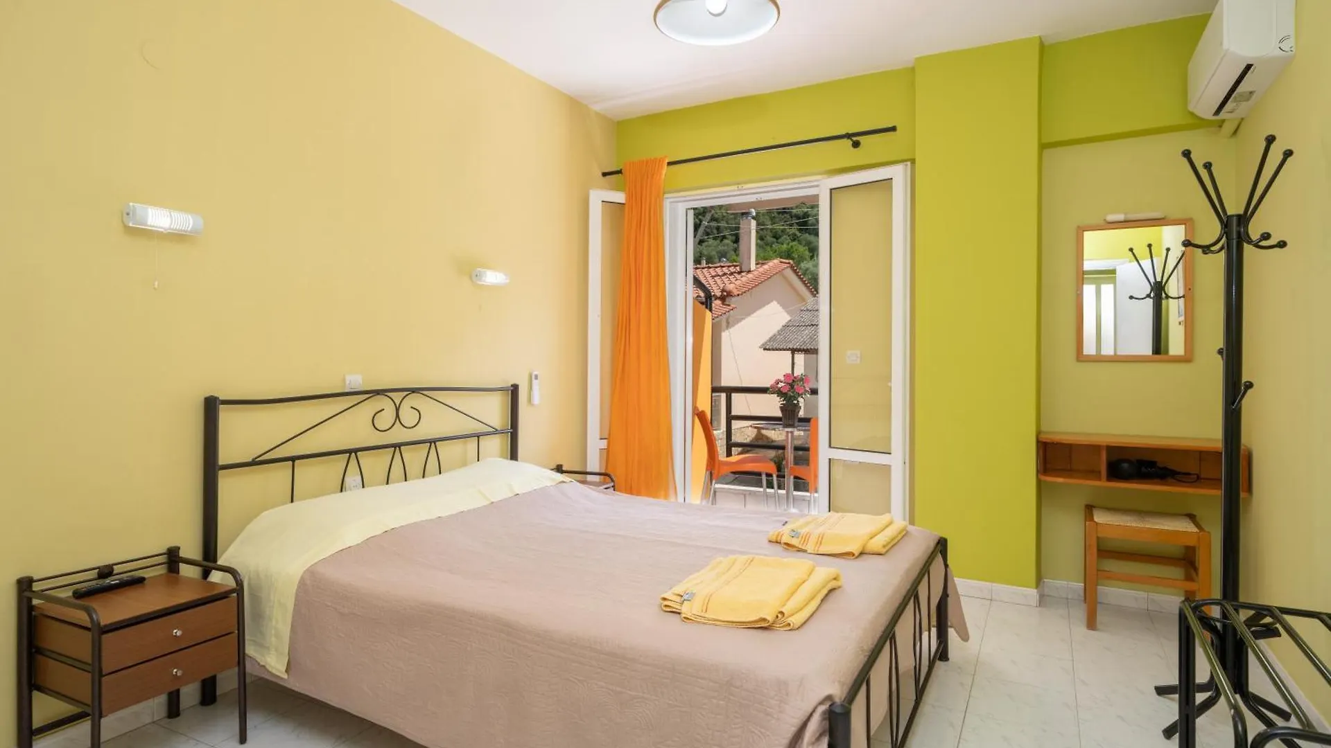 Remezzo Apartments Sami  Aparthotel
